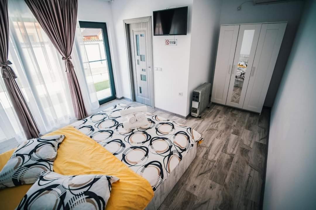 Casutele Amaliei Hotel คอร์บู ภายนอก รูปภาพ